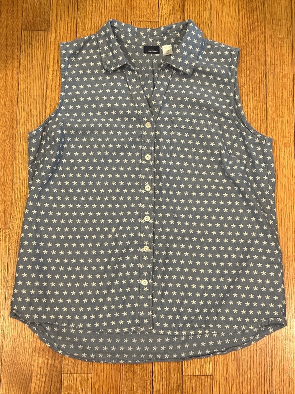 Basic Editions Blue Sleeveless Star-Print Button Front Blouse Size Medium
